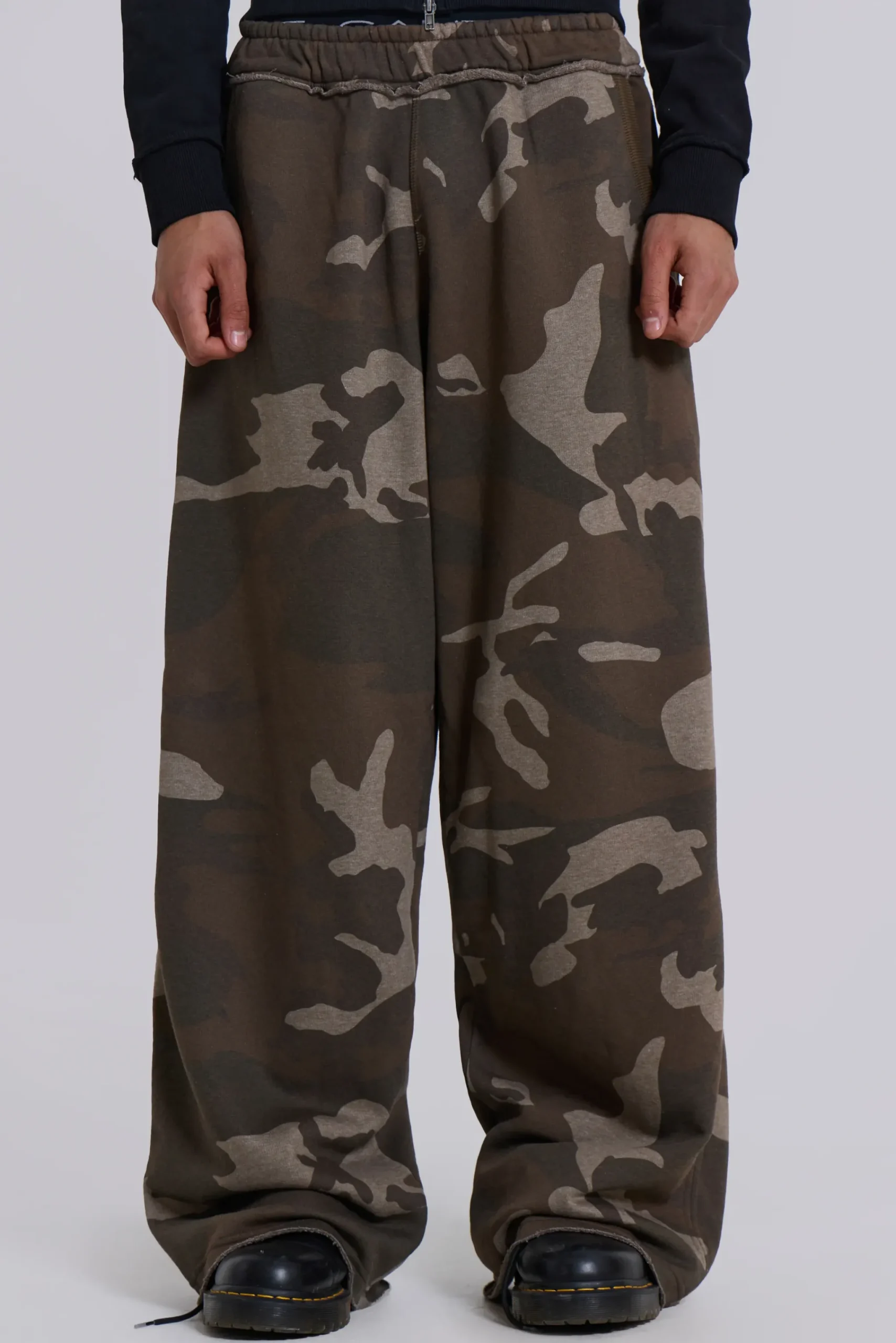 Store Jaded London Camo Baggy Monster Joggers